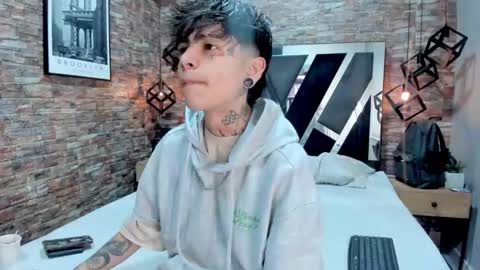 Snapshot of acidmilo chatting on December 16, 12:49 pm Acid Milo online show from December 16, 12:49 pm