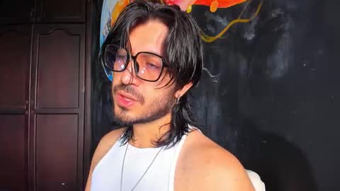 Snapshot of ackerman_eren_ chatting on November 1, 3:14 pm R. online show from November 1, 3:14 pm