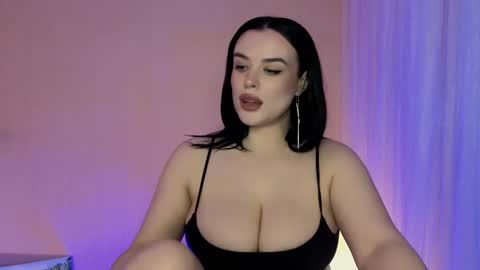 Snapshot of actavia_rose chatting on February 20, 5:18 pm my inst   love inside 17 online show from February 20, 5:18 pm