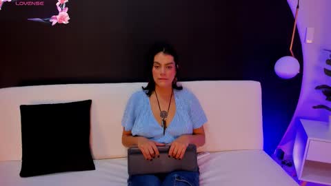    online show from February 12, 2:01 pm