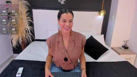Snapshot of ada_monroe10 chatting on June 24, 1:32 pm online show from June 24, 1:32 pm