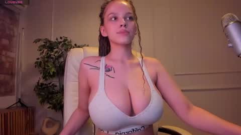 Snapshot of adalyn_glow chatting on June 13, 2:48 pm Adalyn online show from June 13, 2:48 pm
