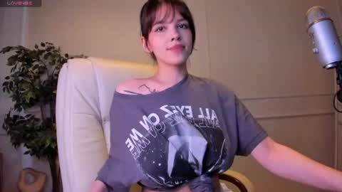 Snapshot of adalyn_glow chatting on June 27, 4:34 pm Adalyn online show from June 27, 4:34 pm
