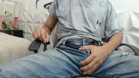 Snapshot of adam_evehotroom chatting on February 18, 11:52 pm adam_evehotroom online show from February 18, 11:52 pm
