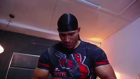 adam_fit19cm online show from March 18, 3:04 pm