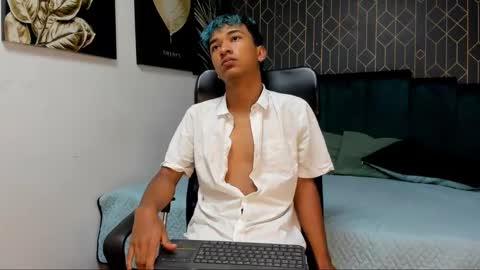 Snapshot of adam_ford1 chatting on December 3, 11:08 am adam_ford1 online show from December 3, 11:08 am