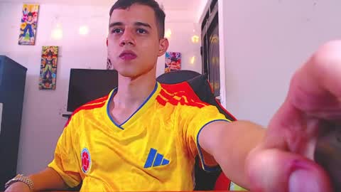 adam hot11 online show from March 19, 8:35 pm