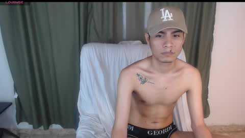 adam_sinclair online show from November 4, 5:01 pm