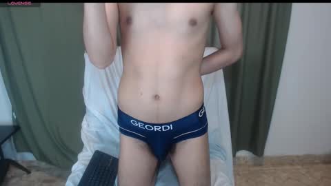 adam_sinclair online show from November 17, 8:25 pm