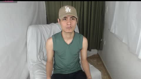 adam_sinclair online show from November 21, 8:07 pm