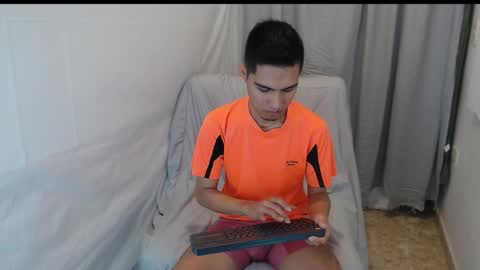 adam_sinclair online show from December 3, 8:40 pm