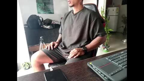 Snapshot of adam_valencia chatting on June 6, 8:35 pm Adam Valencia online show from June 6, 8:35 pm