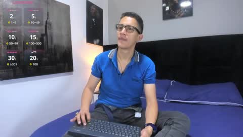 adam_walker_1 online show from May 26, 2:57 pm