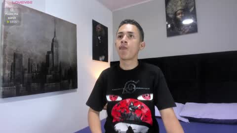 adam_walker_1 online show from May 29, 3:10 pm