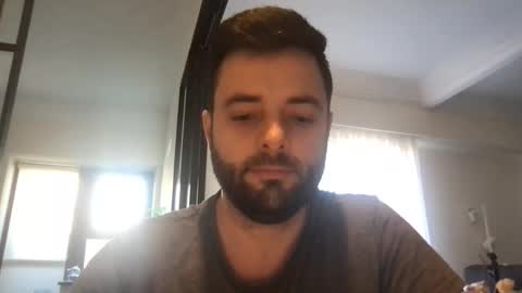 Snapshot of adamagreen99 chatting on March 31, 5:13 pm Alberto online show from March 31, 5:13 pm