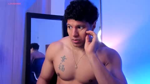 adambrocs1 online show from March 17, 12:19 pm