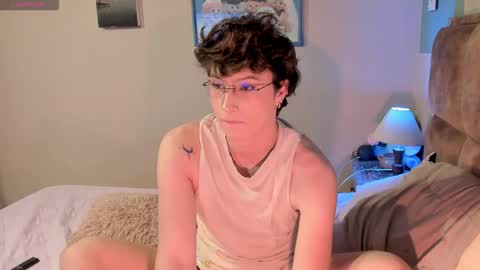 Snapshot of adamdayt chatting on February 17, 9:54 pm Adam Dayt online show from February 17, 9:54 pm