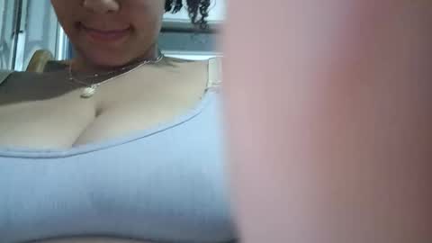 Snapshot of adams_niki chatting on January 12, 2:50 am ADAMS Y NIKI online show from January 12, 2:50 am