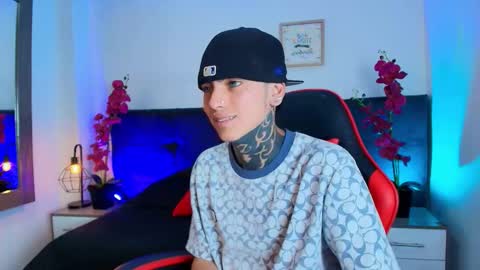 AdamsWalkerr  online show from March 26, 12:55 pm