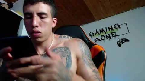 Snapshot of adan_hudson chatting on December 5, 10:34 pm Anderson online show from December 5, 10:34 pm