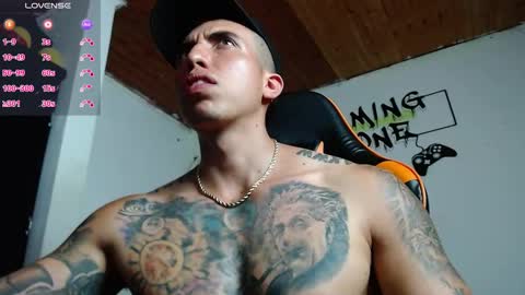 Snapshot of adan_hudson chatting on January 24, 11:56 pm Anderson online show from January 24, 11:56 pm