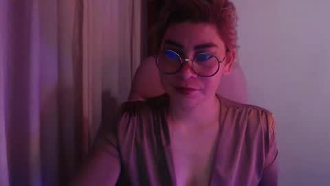 adan_romanoff online show from May 6, 7:46 am