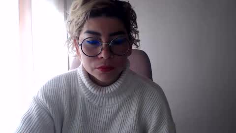 adan_romanoff online show from May 18, 1:06 pm