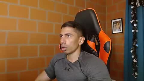 Adan Sin online show from January 11, 9:04 pm