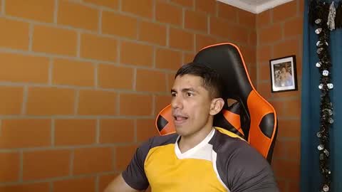 Adan Sin online show from January 17, 8:00 pm