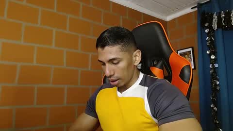 Adan Sin online show from January 28, 3:25 pm