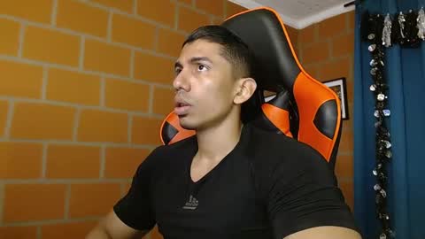 Adan Sin online show from February 4, 2:53 pm