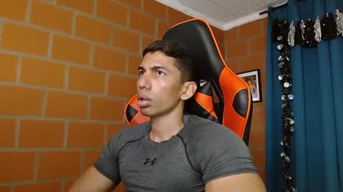 Adan Sin online show from February 8, 4:25 pm