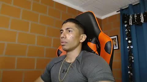 Adan Sin online show from February 18, 3:32 pm