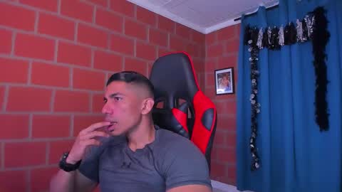 Adan Sin online show from March 8, 4:17 pm