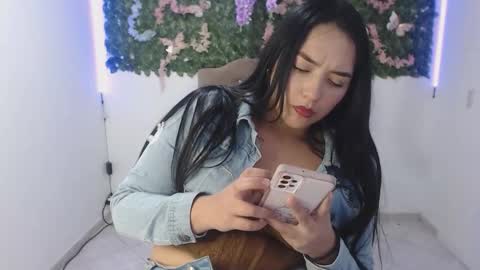 Snapshot of adara_cute_69 chatting on February 4, 6:47 pm Adara online show from February 4, 6:47 pm