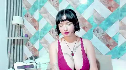 Snapshot of addison_avery chatting on June 18, 4:02 am addison_avery online show from June 18, 4:02 am