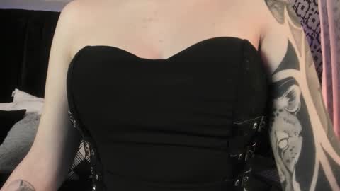 Ade  online show from February 3, 7:41 pm