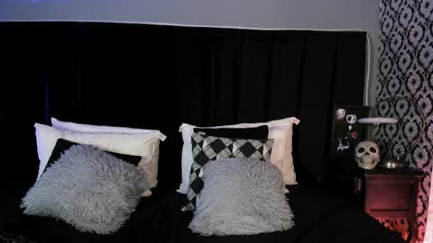 Ade  online show from April 7, 7:58 pm