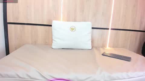 adela chase online show from December 23, 1:58 am