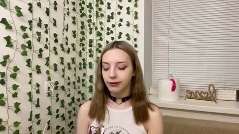 Snapshot of adele0_0 chatting on December 7, 2:02 pm Adele online show from December 7, 2:02 pm