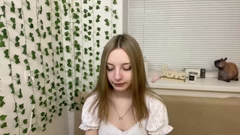 Snapshot of adele0_0 chatting on December 9, 1:34 pm Adele online show from December 9, 1:34 pm