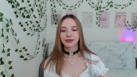 Snapshot of adele0_0 chatting on February 22, 11:13 am Adele online show from February 22, 11:13 am