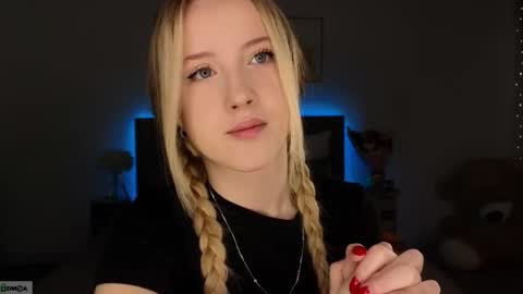 Snapshot of adele_armas chatting on February 15, 9:22 pm Adele online show from February 15, 9:22 pm