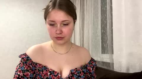 Snapshot of adele_veli chatting on January 7, 12:52 pm adele_veli online show from January 7, 12:52 pm