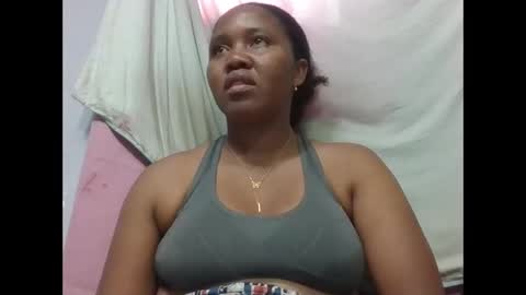 Snapshot of adelealy chatting on February 9, 5:55 am adelealy online show from February 9, 5:55 am