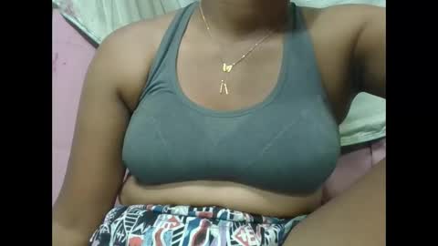 Snapshot of adelealy chatting on February 9, 6:01 pm adelealy online show from February 9, 6:01 pm