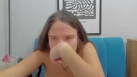 Snapshot of adelecruzz chatting on January 16, 1:26 pm adelecruzz online show from January 16, 1:26 pm