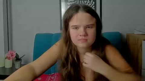 Snapshot of adelecruzz chatting on February 13, 1:29 pm adelecruzz online show from February 13, 1:29 pm