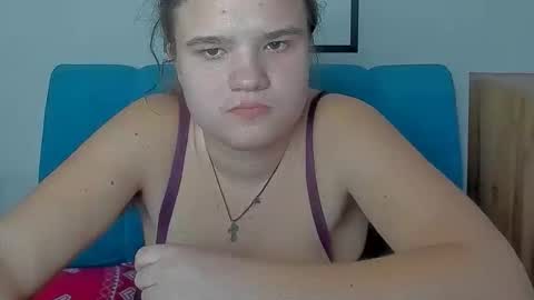 Snapshot of adelecruzz chatting on March 1, 1:13 pm adelecruzz online show from March 1, 1:13 pm