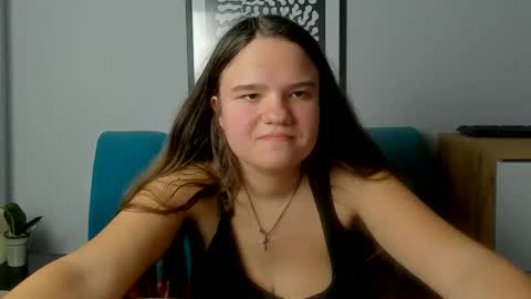 adelecruzz online show from March 21, 1:48 pm